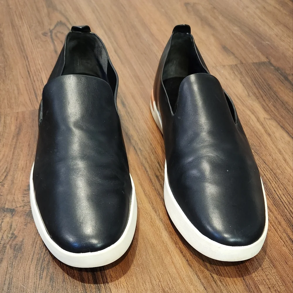 Women's Vince Leather Slip-On Loafer size 7.5 - Picture 2 of 14